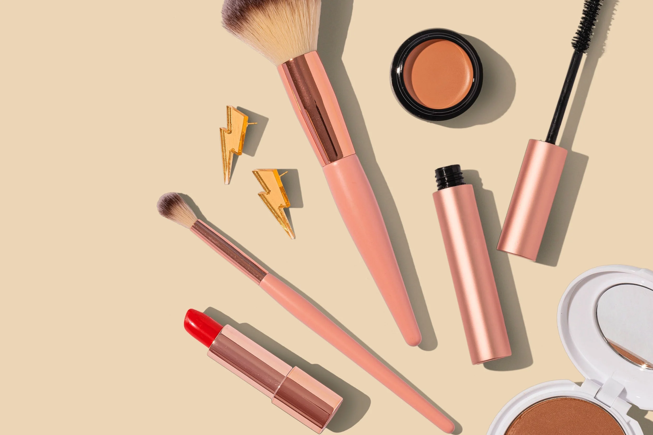 In a world of misleading beauty ads, let credible reviews be your guide Mascara, lipstick and other beauty utensils