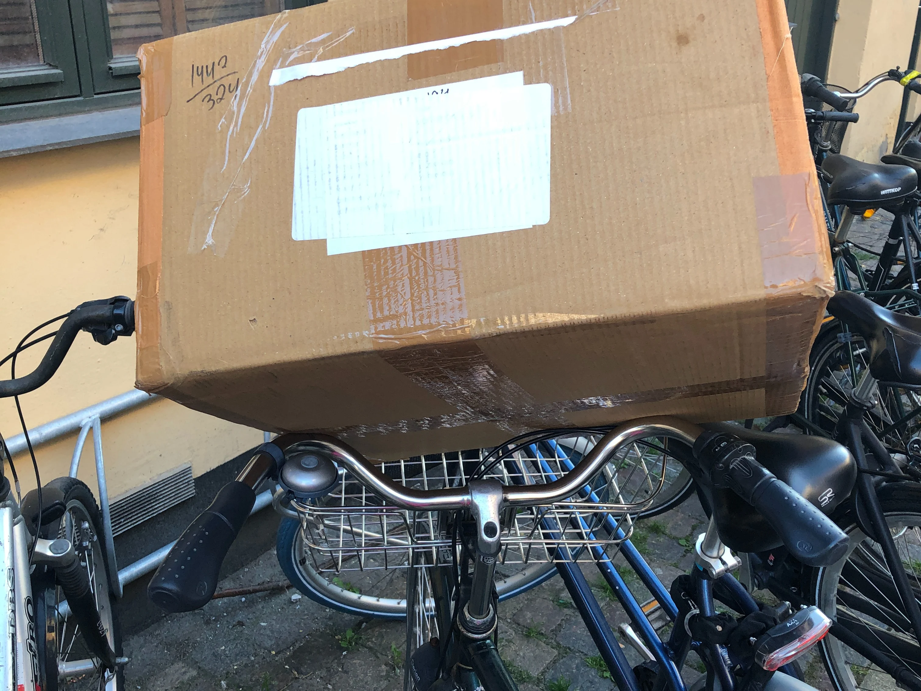 Parcel delivery scams